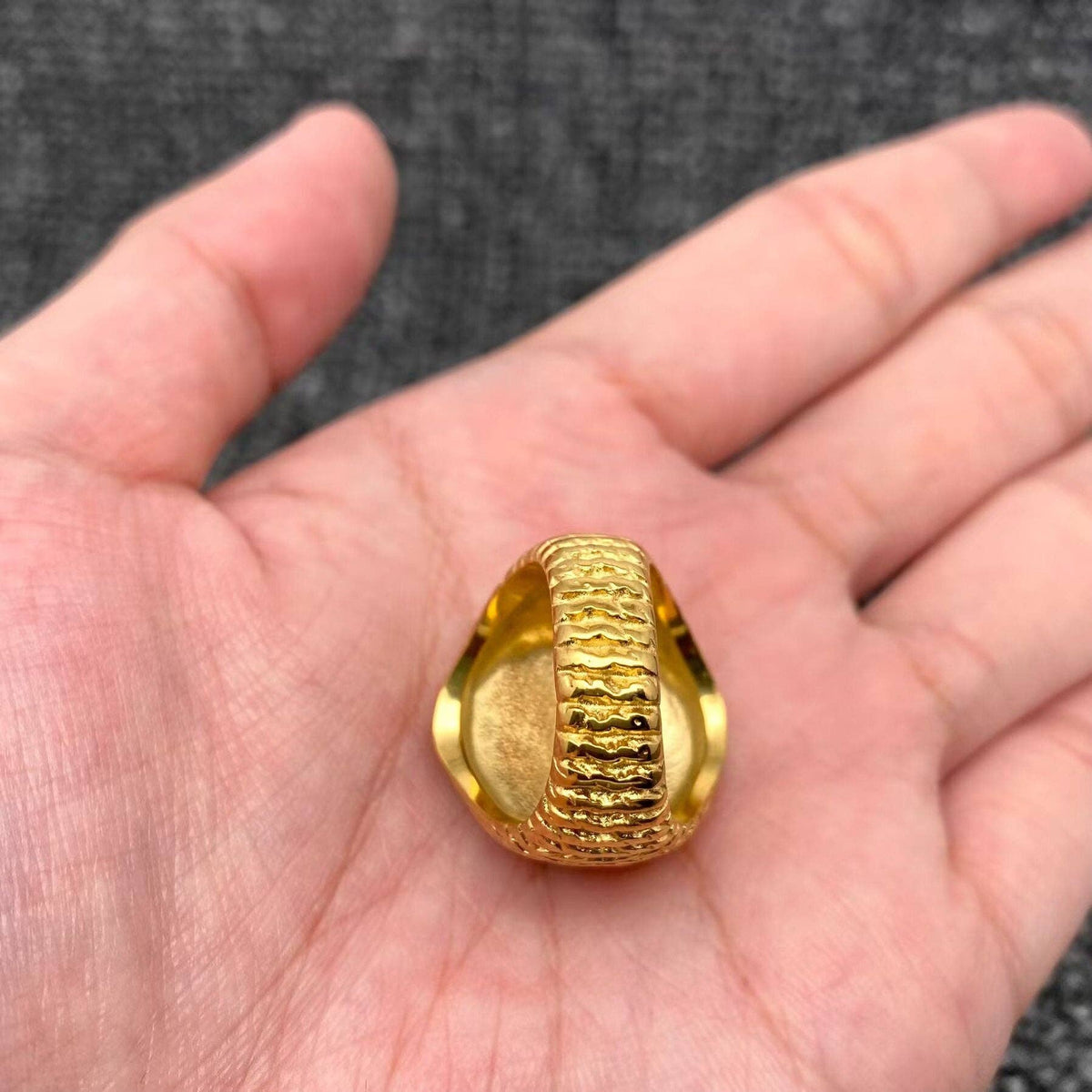 Inlaid Shell 18K Golden SS Oval  Irregular Texture Ring