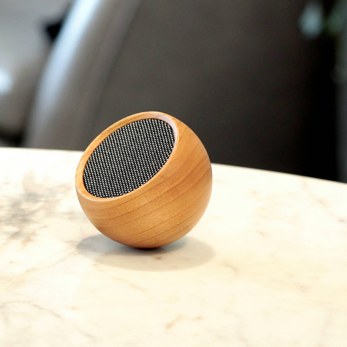 Tumbler Selfie Speaker: Walnut
