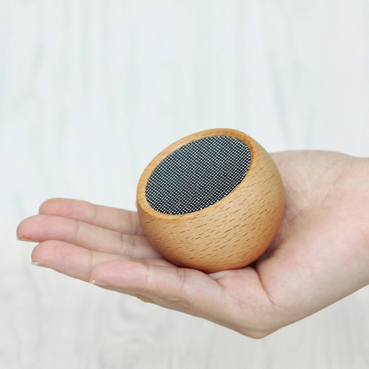 Tumbler Selfie Speaker: Walnut