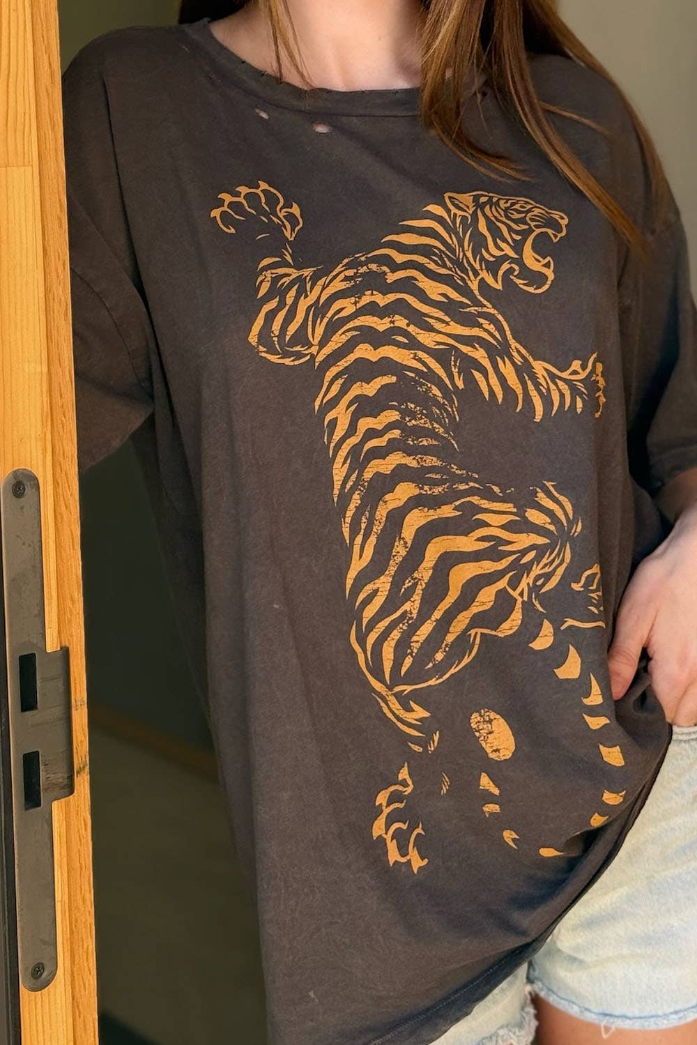 Roaring Tiger Oversized Vintage-Wash Graphic Tee