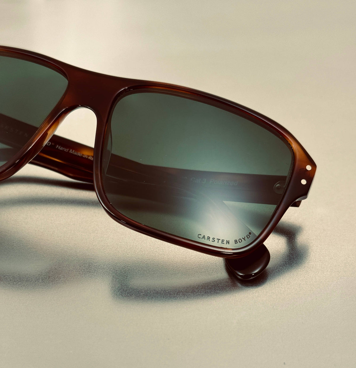 Vincitore Unisex Sunglasses - Handmade in Italy: Black or Brown