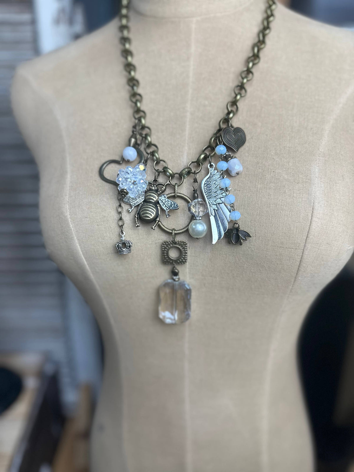 Gypsy Junk Original - Queen Bee Neck