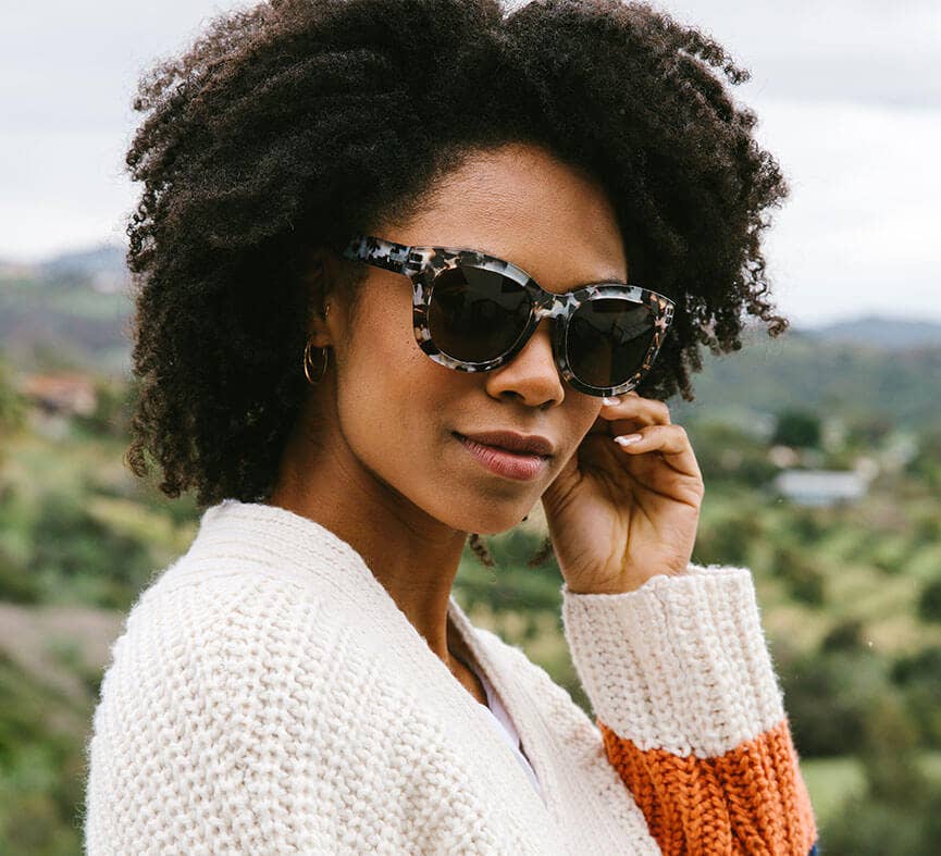 Center Stage (Sunglasses): Reading