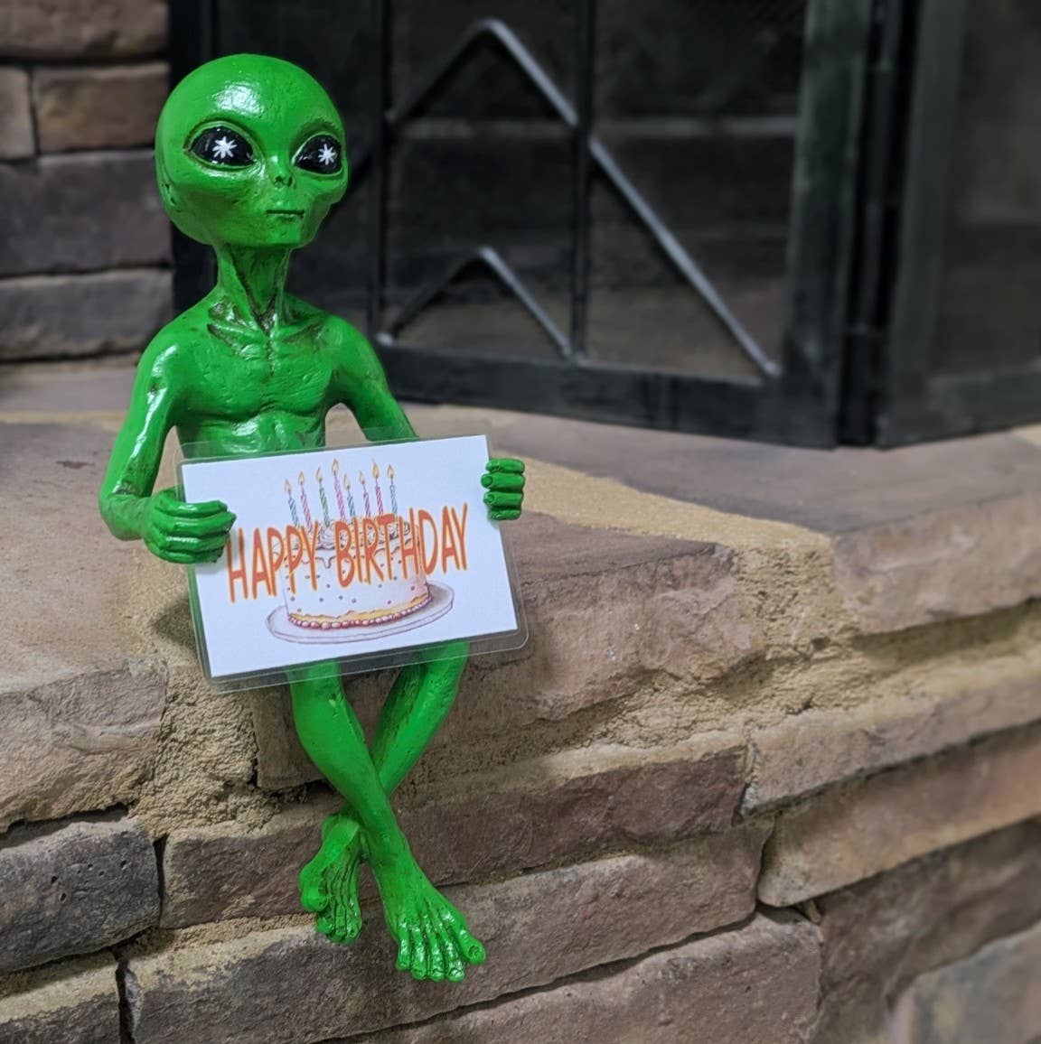 Milkyway Messenger "Happy Birthday" 10" Alien Shelf Sitter