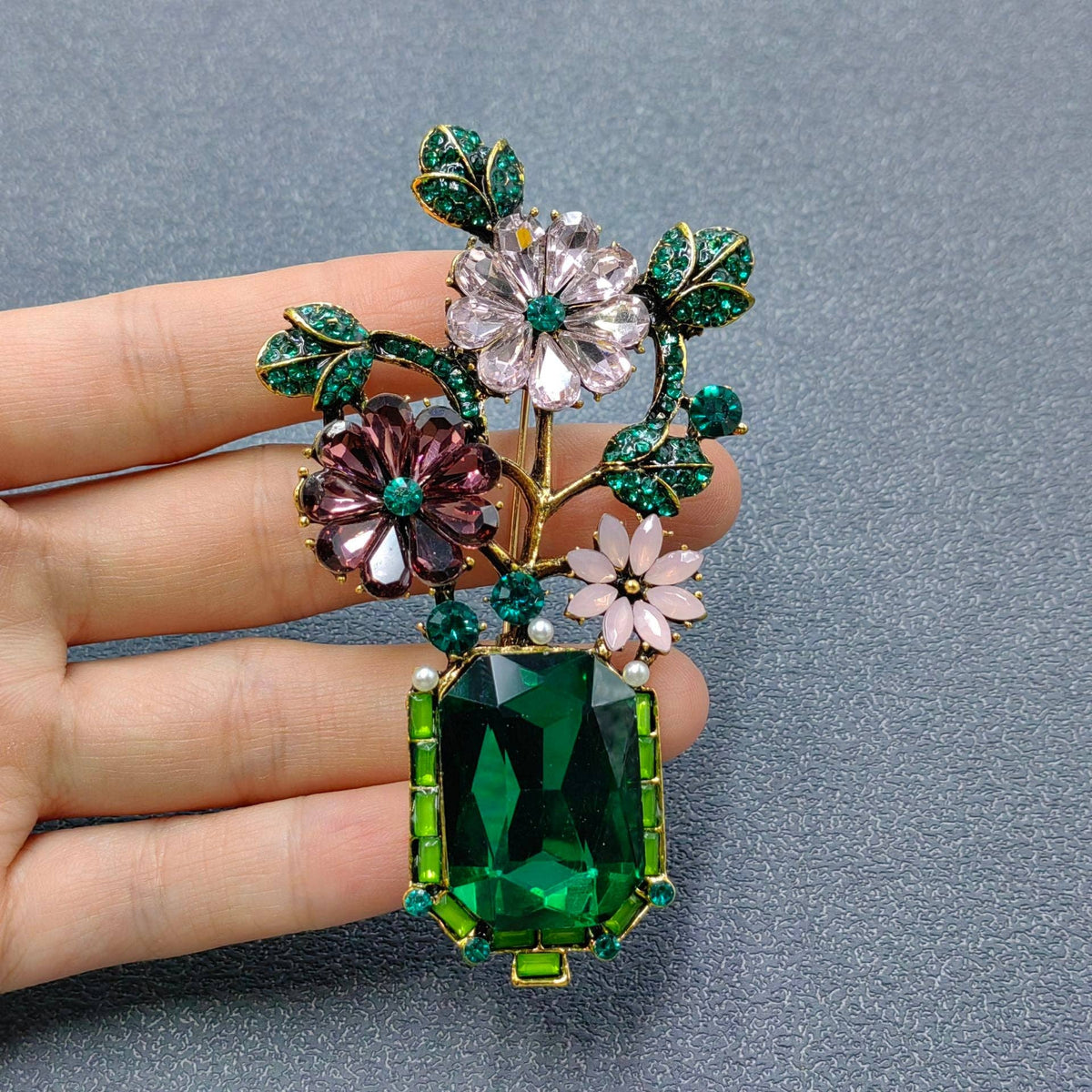 Inlaid Glass &amp; Rhinestone Flower Shape Vintage Brooch