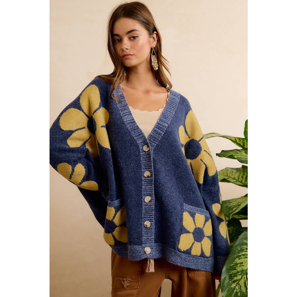 FLOWER PATTERNED OVERSIZED BUTTON CARDIGAN WITH POCKETS