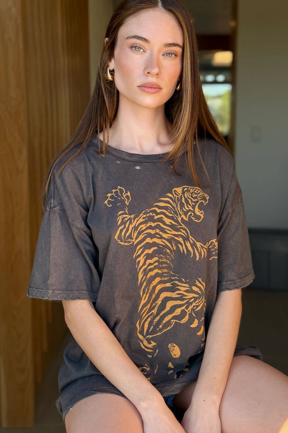 Roaring Tiger Oversized Vintage-Wash Graphic Tee
