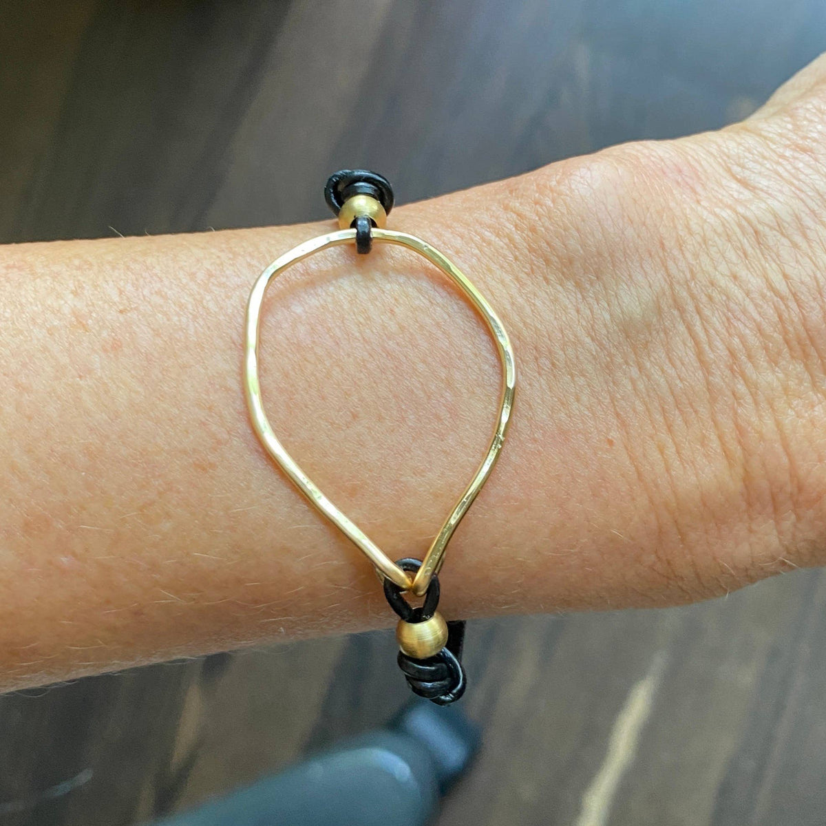 Hammered Organic Gold Connector Leather Bracelet: Gold