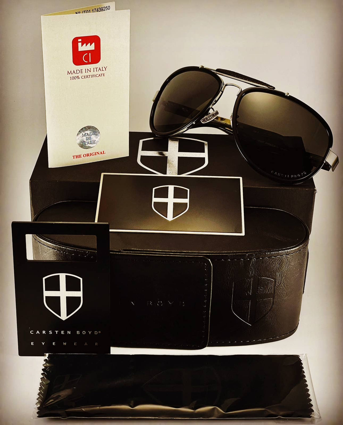 Baracca: Black/Smoke Grey