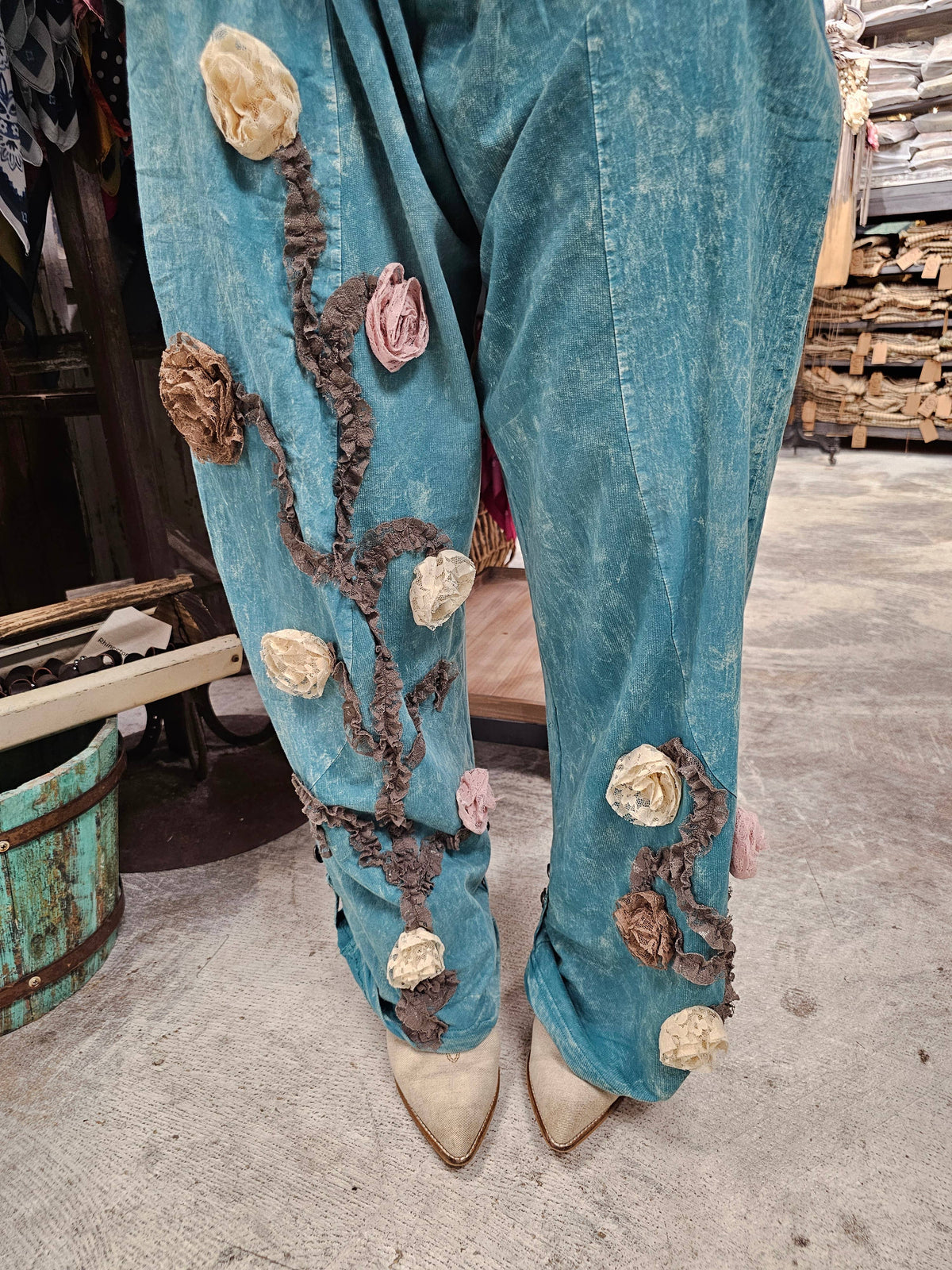 Love Ribbon Rose Pants