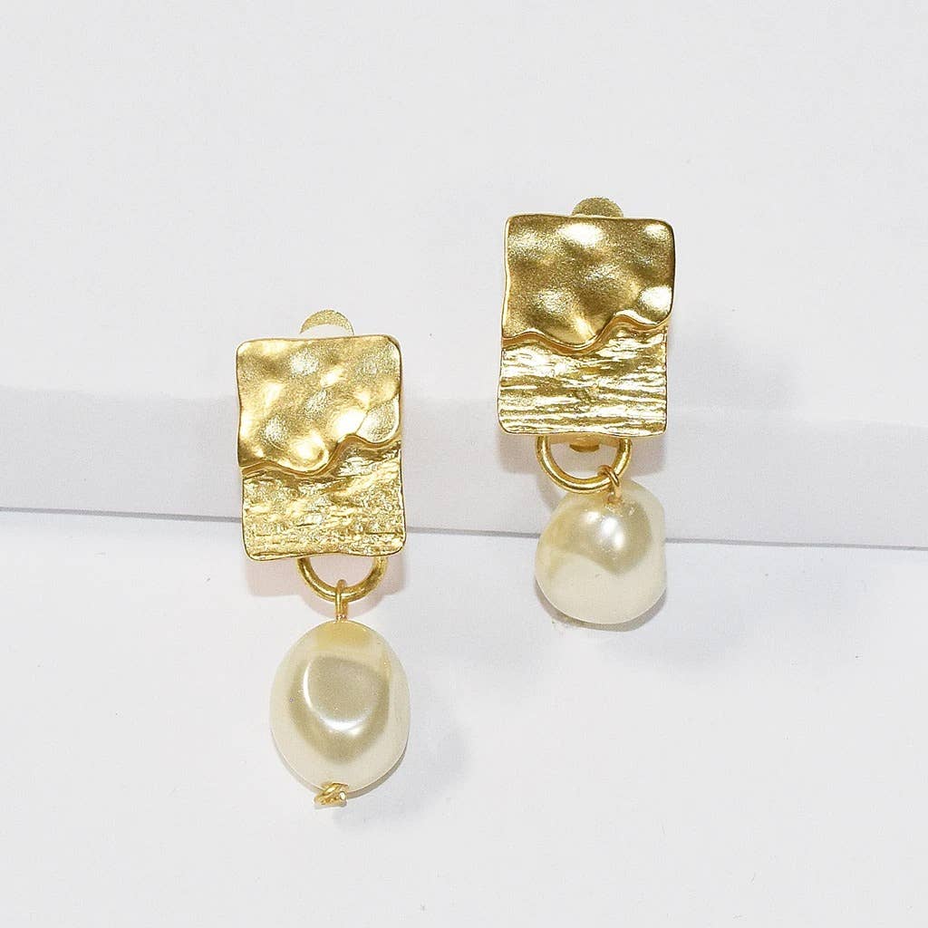 Rectangular clip on earrings with pearl drop: Silver