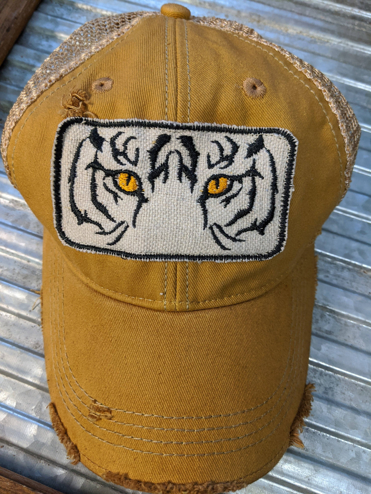 Tiger eyes Hat: Gold