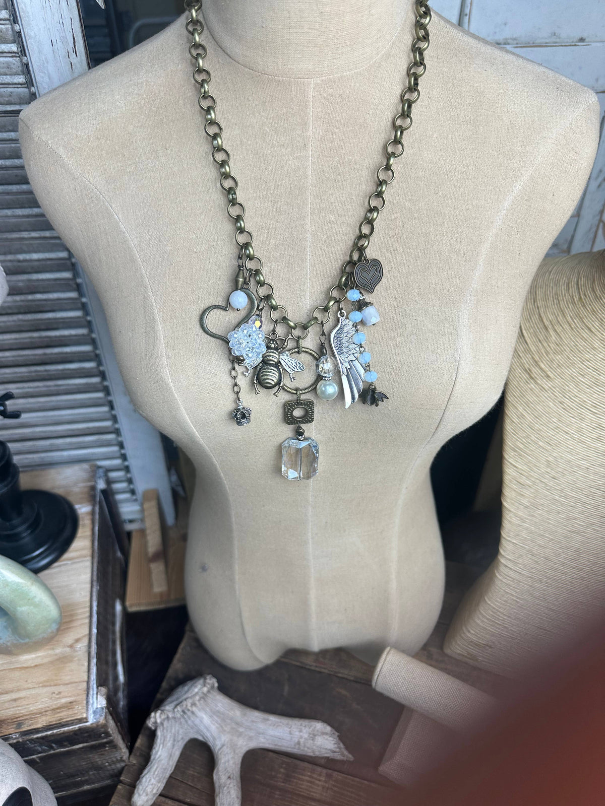 Gypsy Junk Original - Queen Bee Neck