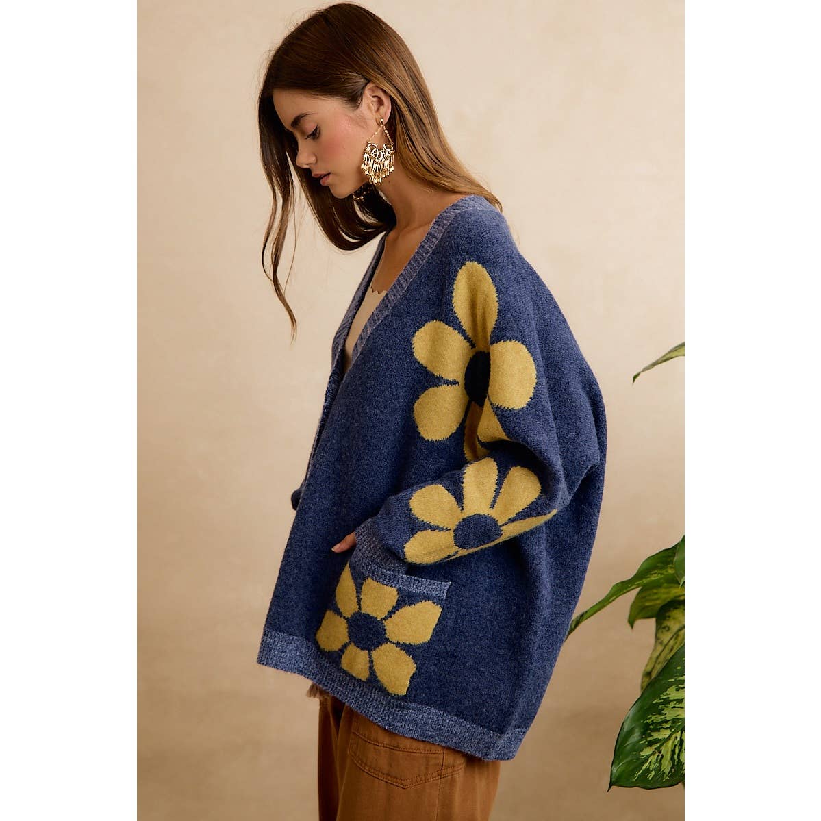 FLOWER PATTERNED OVERSIZED BUTTON CARDIGAN WITH POCKETS