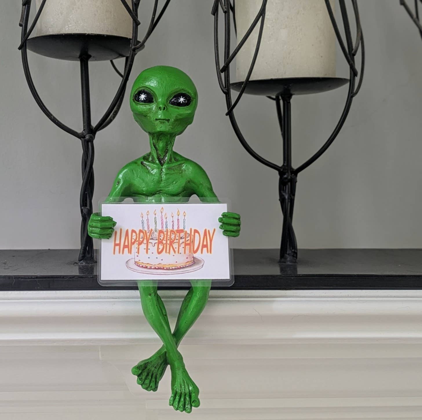 Milkyway Messenger "Happy Birthday" 10" Alien Shelf Sitter