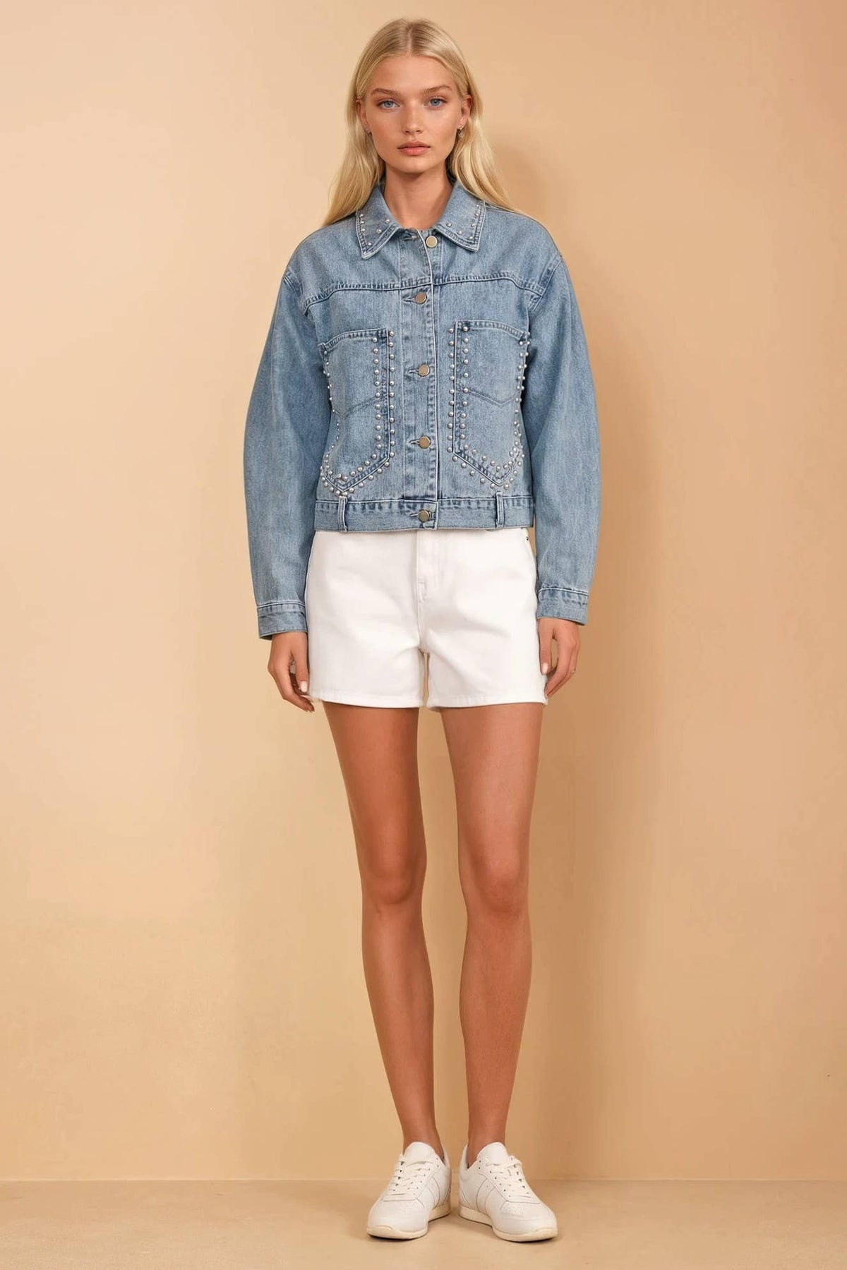 STUDDED CROPPED WASHED DENIM JACKET