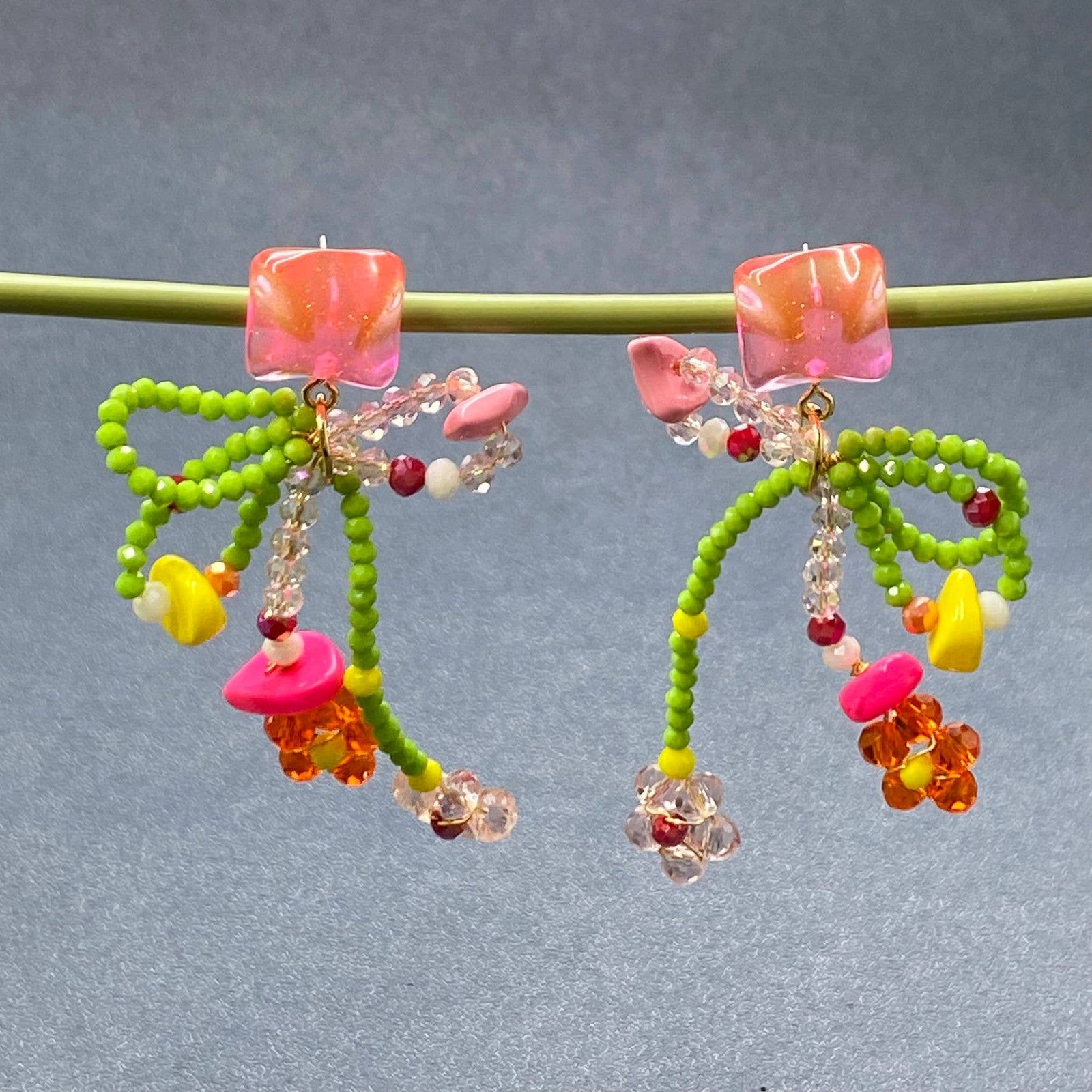 Seed Beads Resin Flower Dangle Earrings - YK