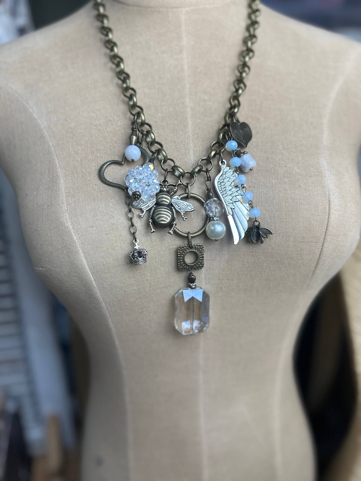 Gypsy Junk Original - Queen Bee Neck