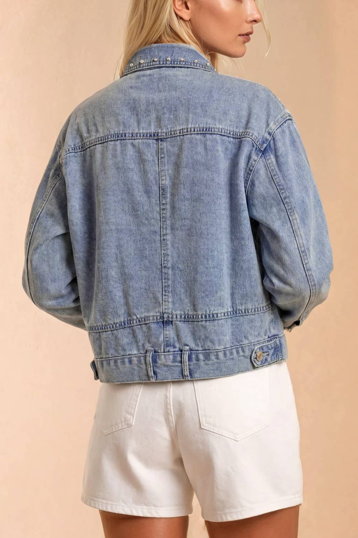 STUDDED CROPPED WASHED DENIM JACKET