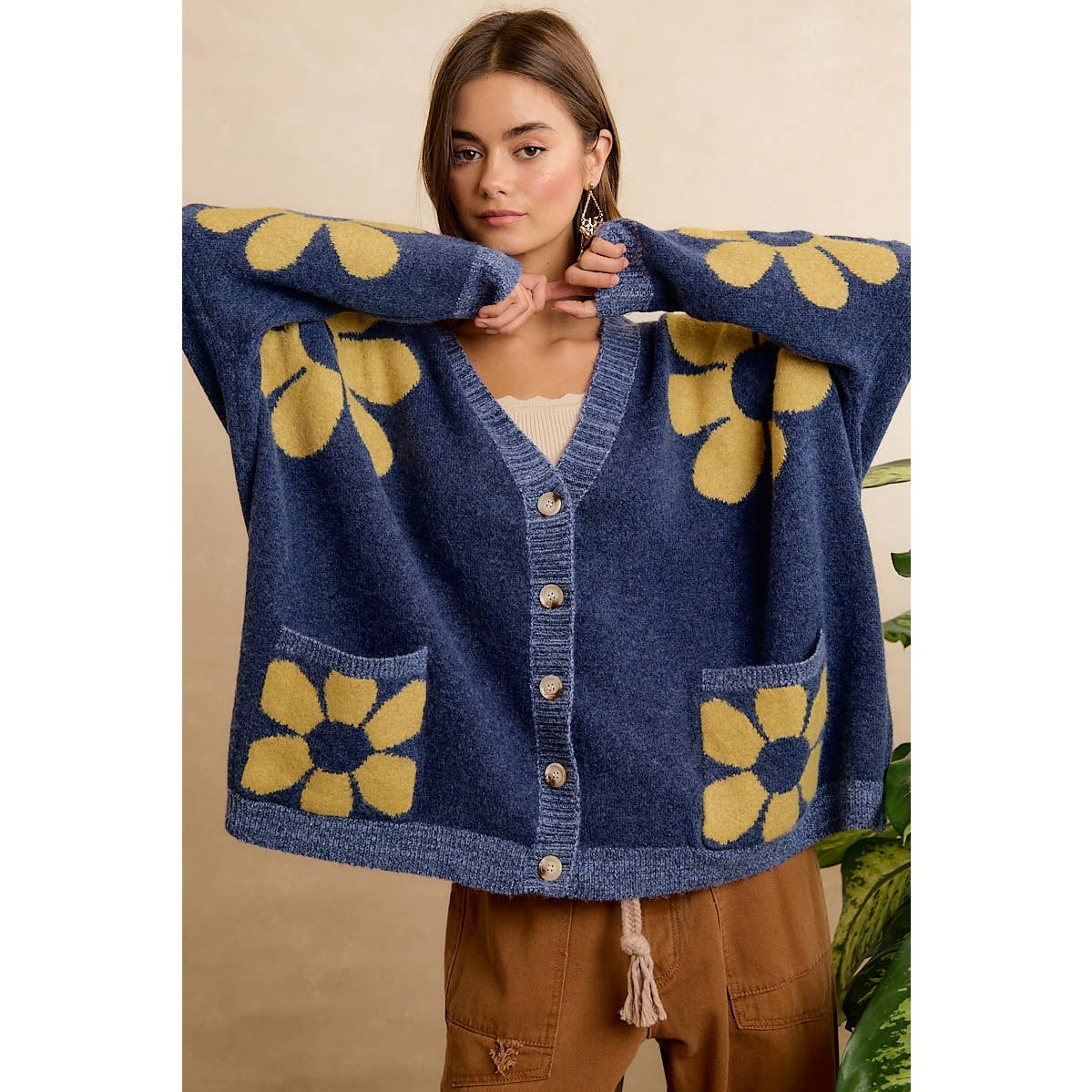 FLOWER PATTERNED OVERSIZED BUTTON CARDIGAN WITH POCKETS