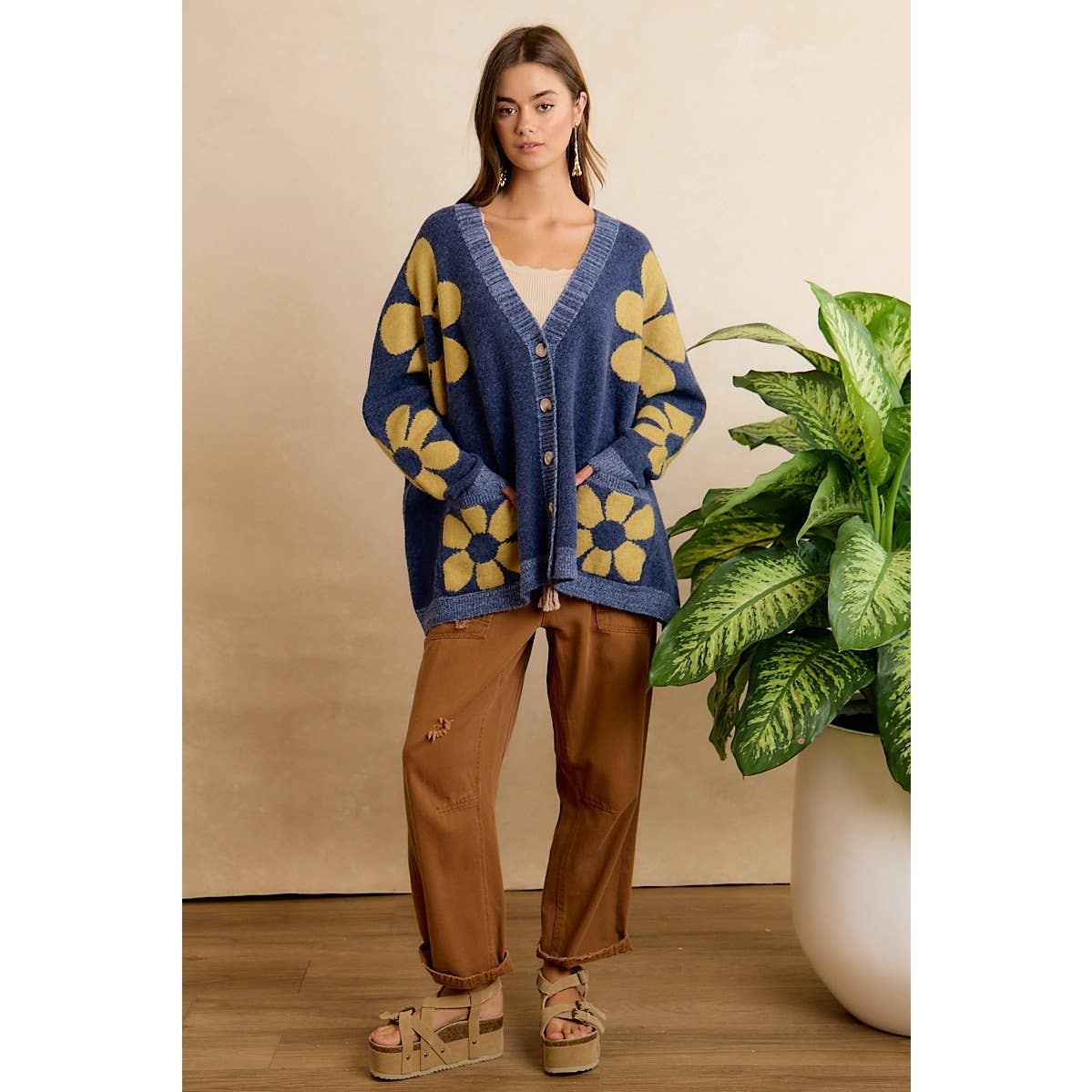 FLOWER PATTERNED OVERSIZED BUTTON CARDIGAN WITH POCKETS