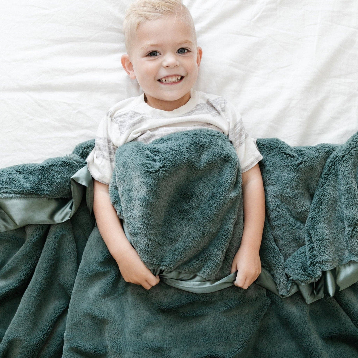 SATIN BORDER TODDLER BLANKETS: Tan