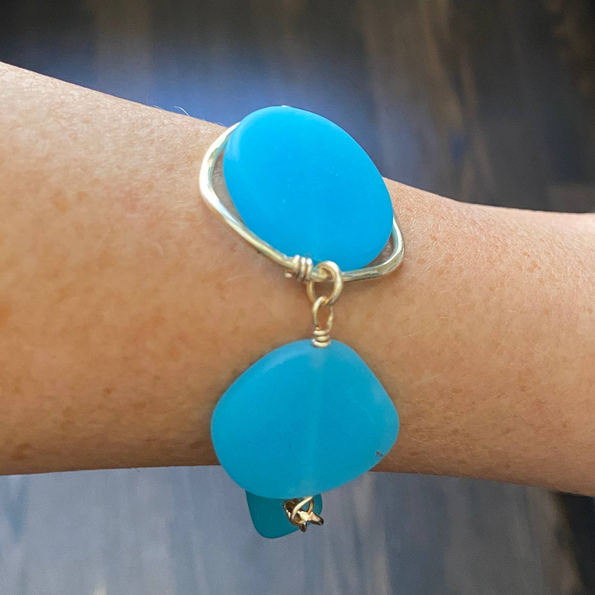 Gold Hammered Frame Bracelet Blue Frosted Glass Matte
