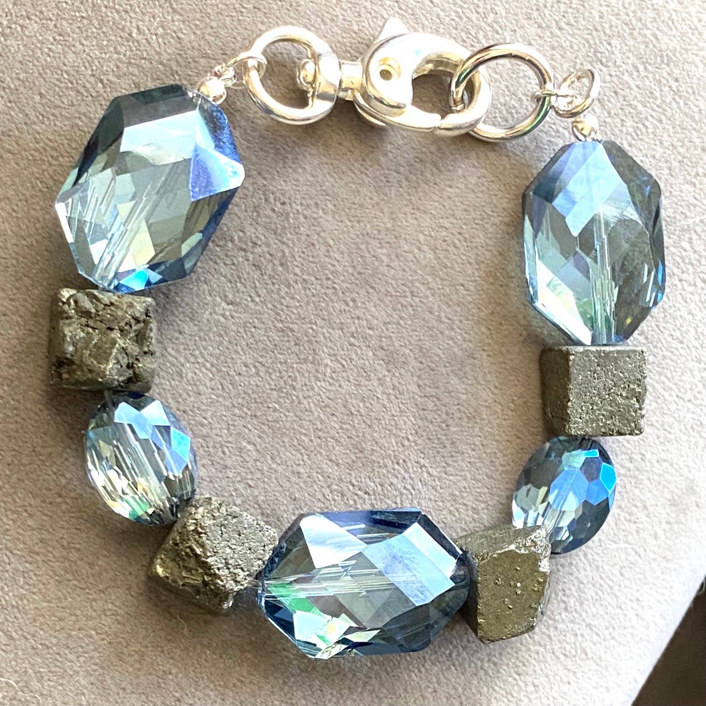 BLUE - Crystal Stretch Chunky Bracelet: Blue Crystals