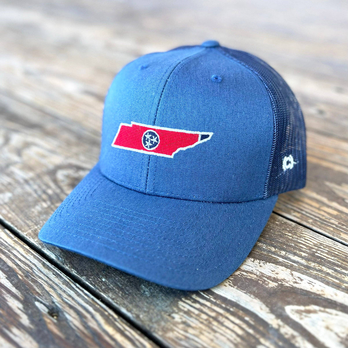TENNESSEE - STATE FLAG HATS: Grey &amp; White Trucker