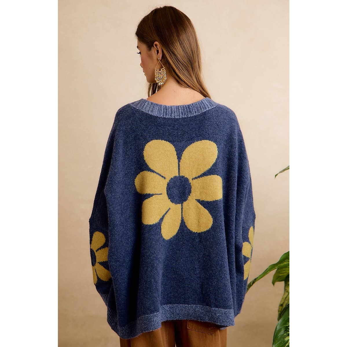 FLOWER PATTERNED OVERSIZED BUTTON CARDIGAN WITH POCKETS