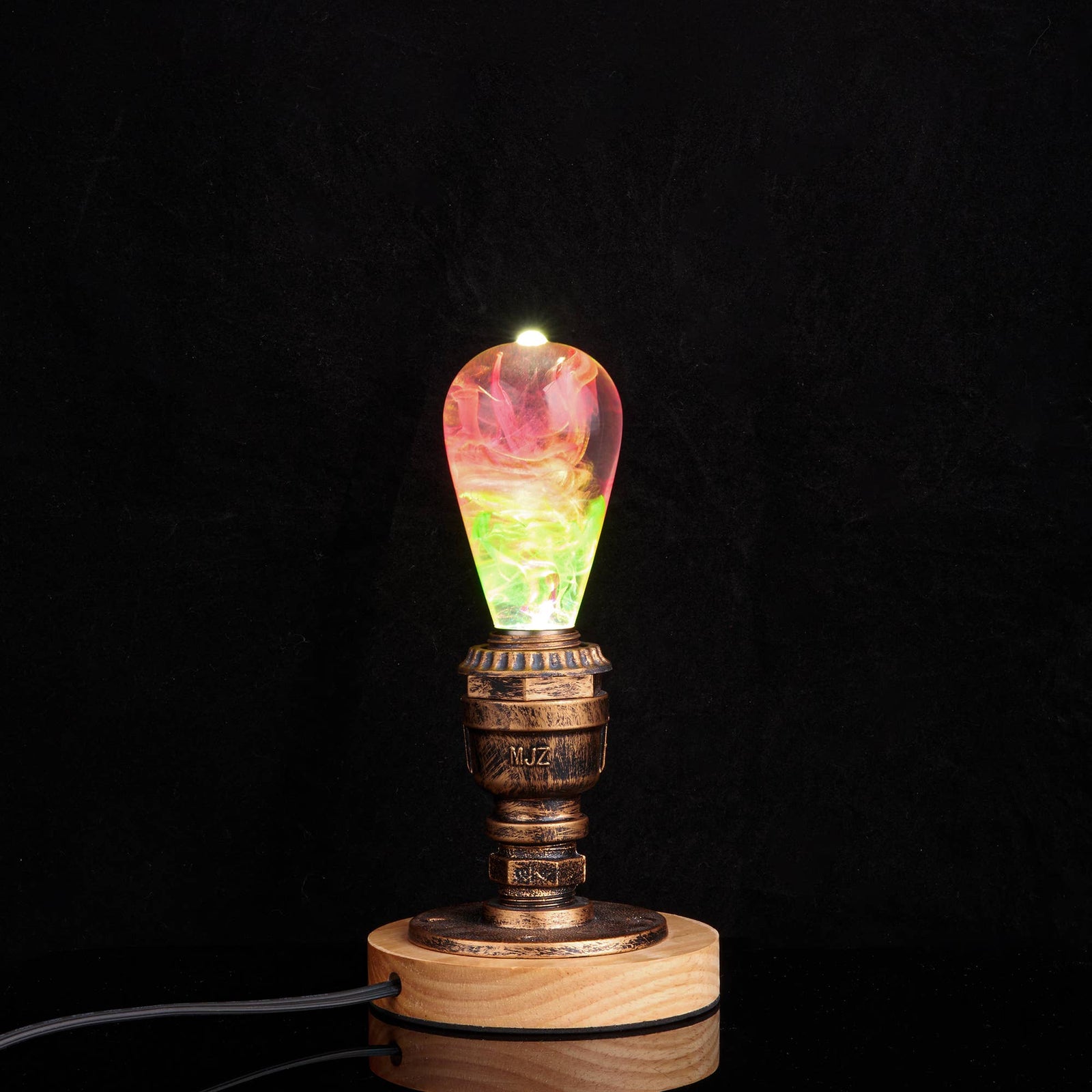Handmade Coral Light Bulb Spring Style: Bulb+Vintage Base