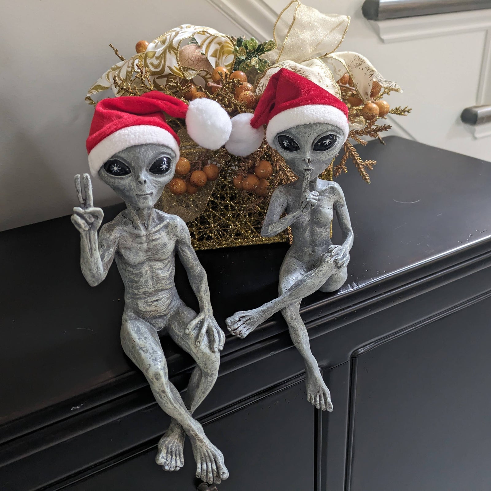 Alien Christmas Decoration Alien Statues Ledge Loungers