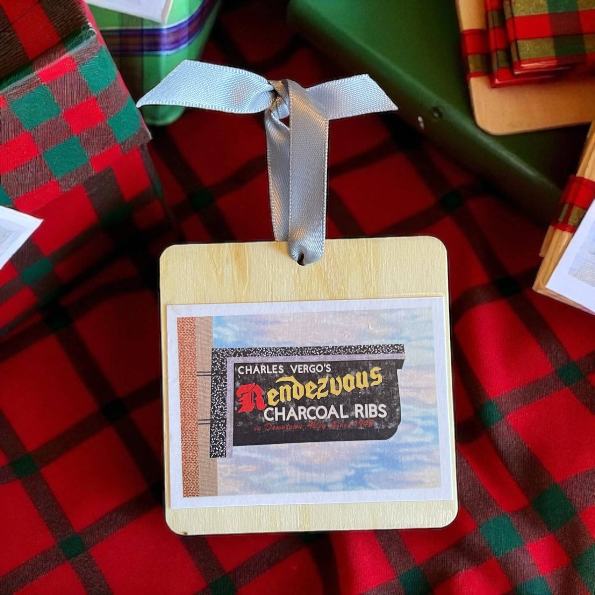 Rendezvous ornament