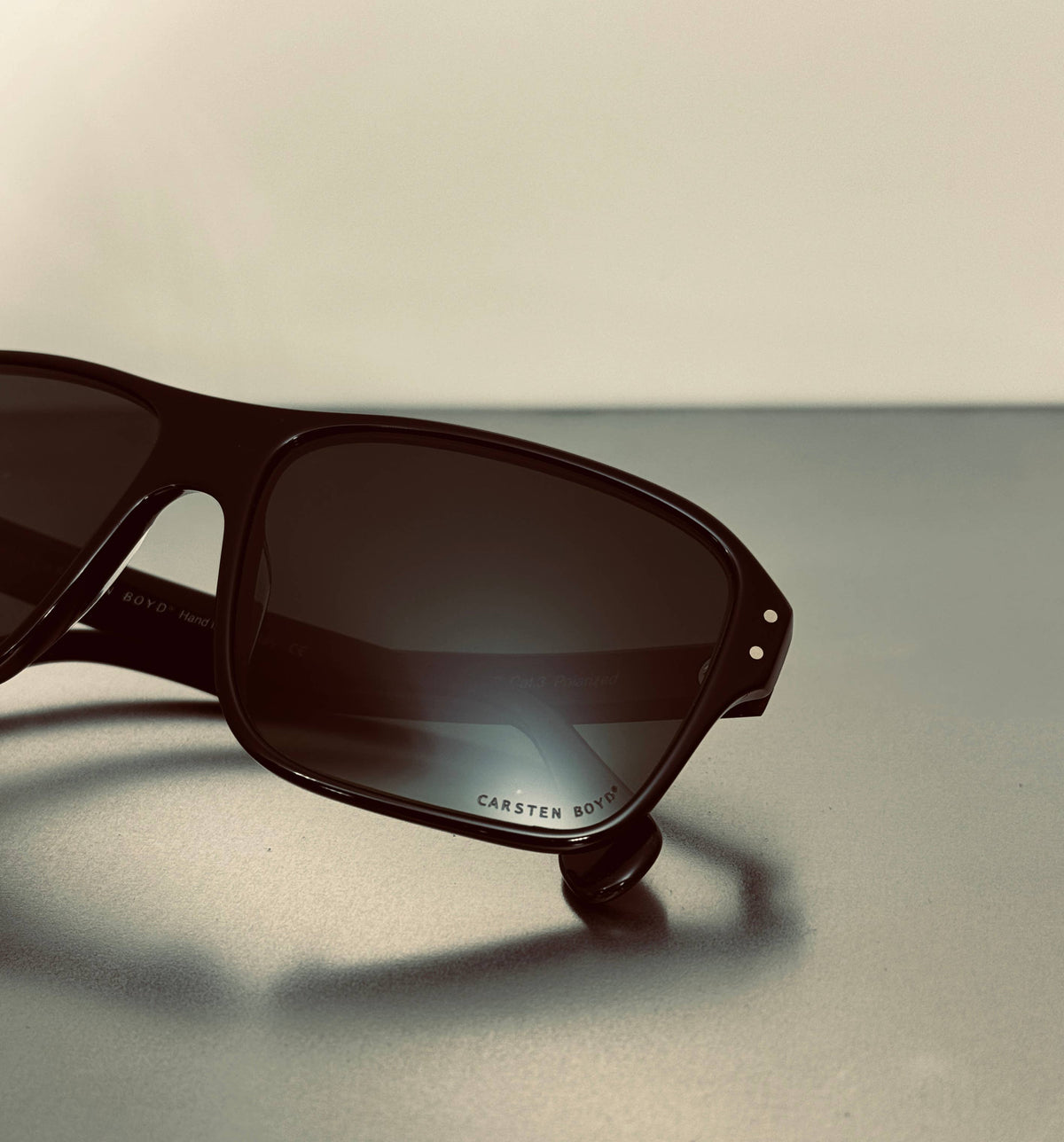 Vincitore Unisex Sunglasses - Handmade in Italy: Black or Brown