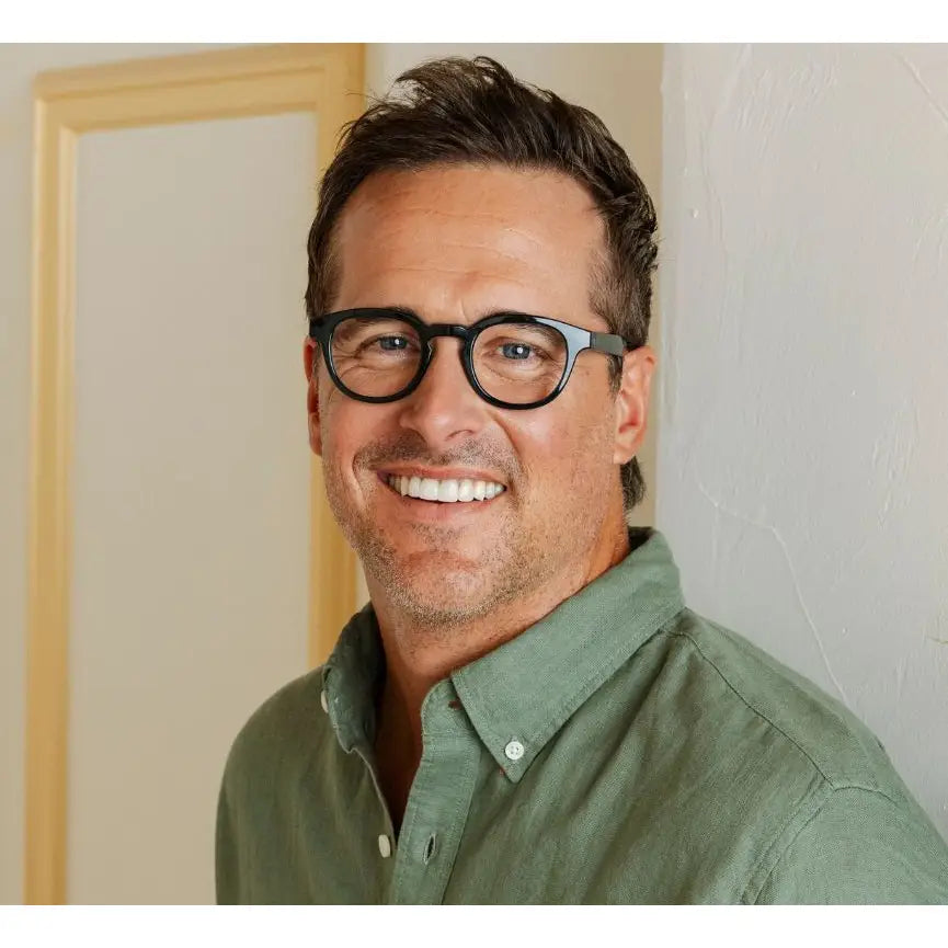 Asher (Blue Light): Blue / Reading