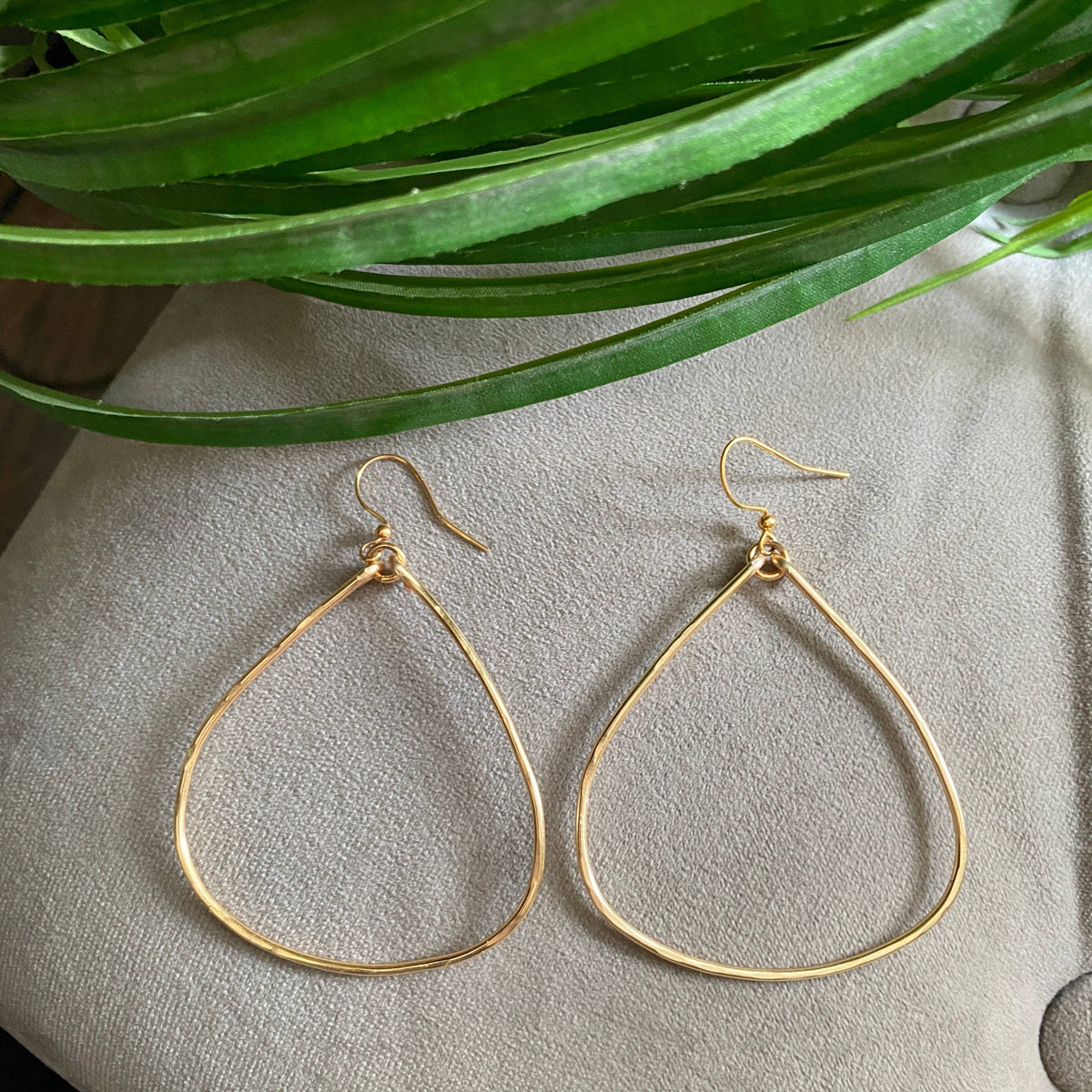 Triangle Gold Hoops Hammered Rounded: Silver
