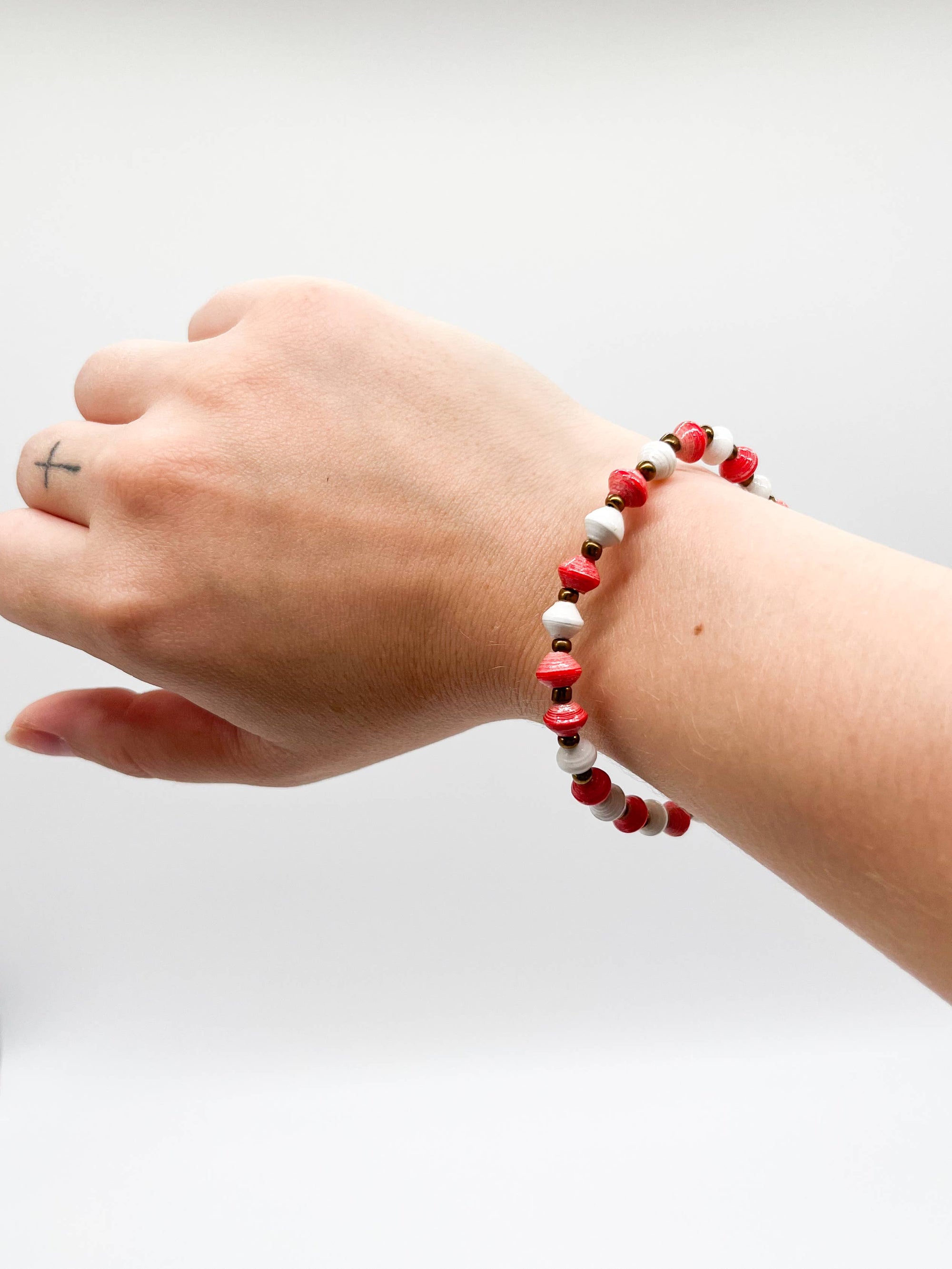 Holiday Stretchy Bracelets: Candy Cane