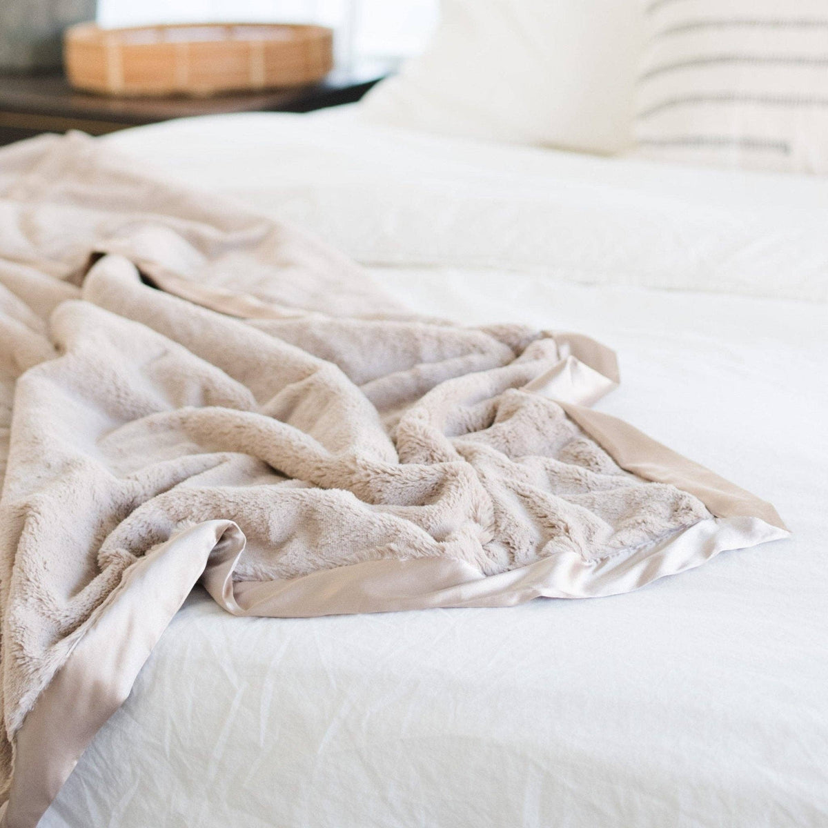 SATIN BORDER TODDLER BLANKETS: Tan