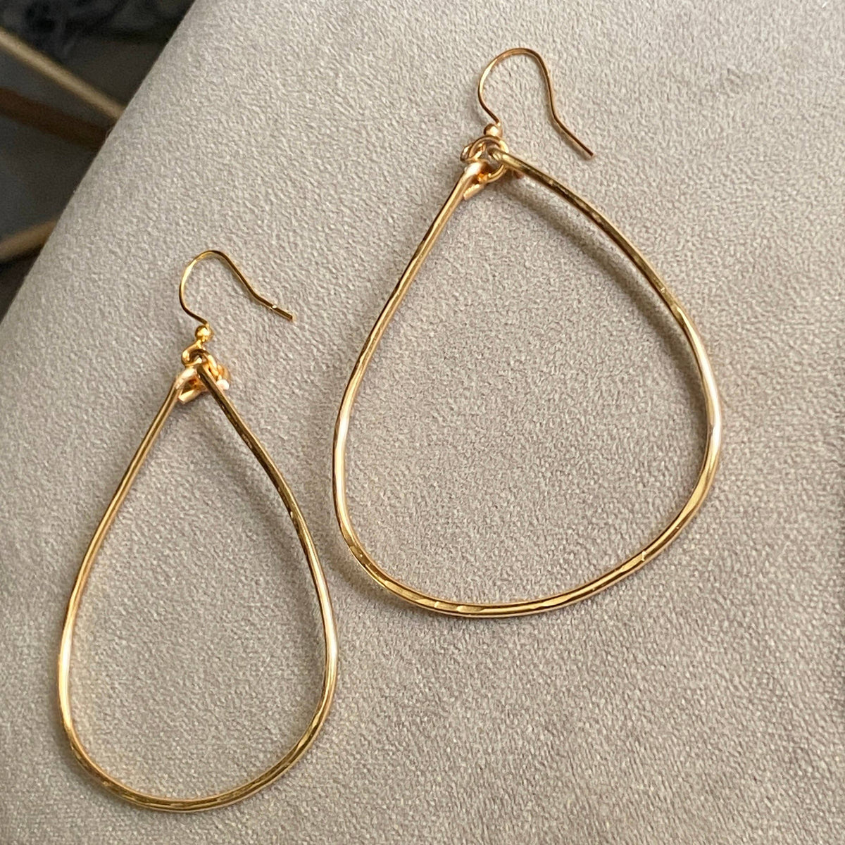 Triangle Gold Hoops Hammered Rounded: Silver