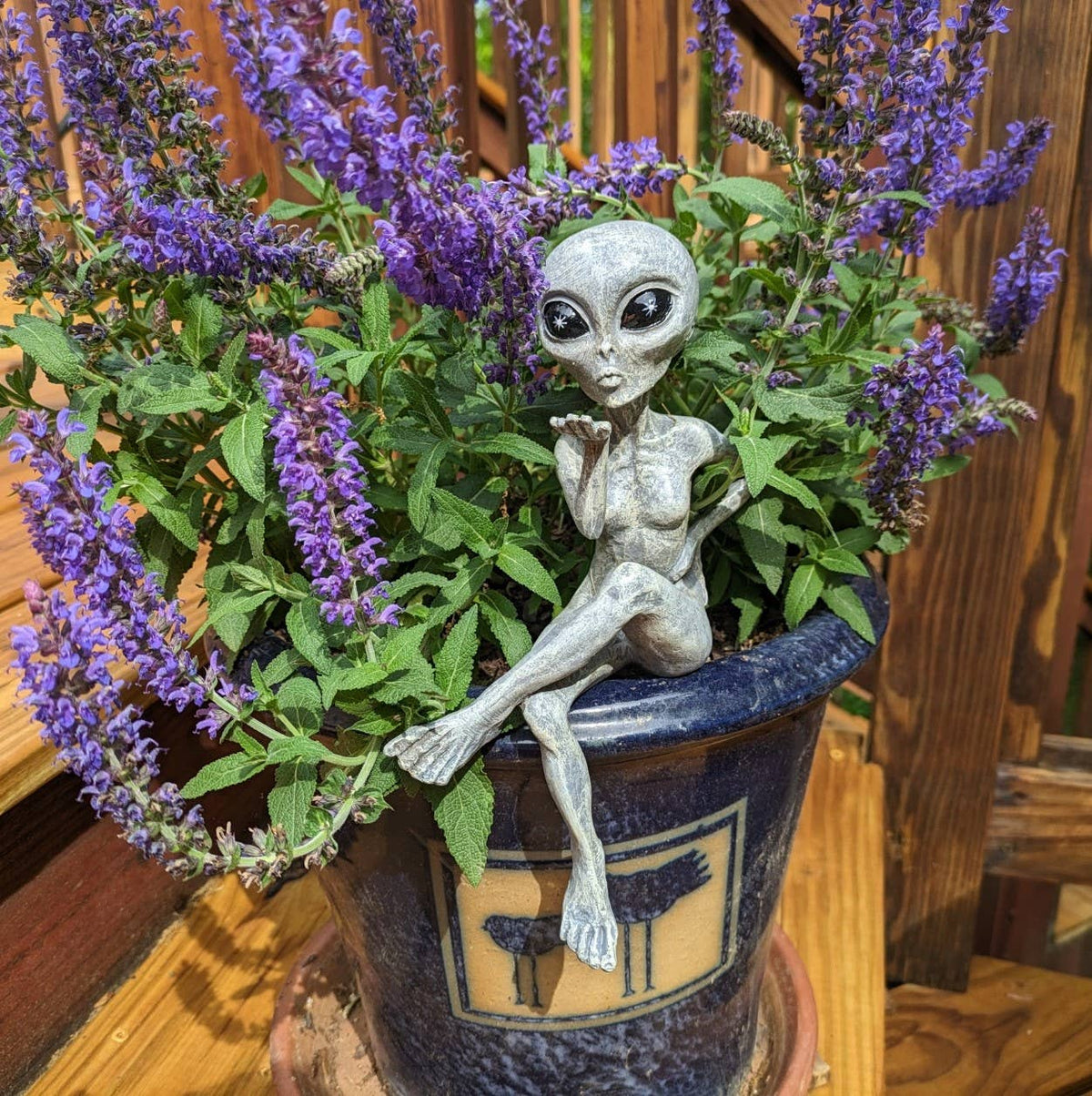 Alien Invasion 'The Flirty' 10” H Female Alien Shelf Sitter