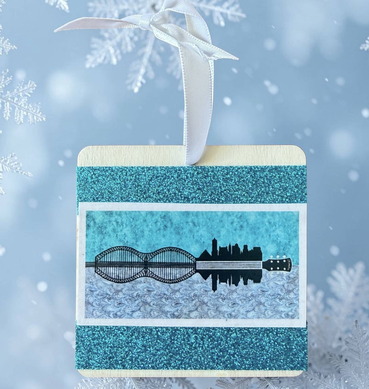 Memphis Guitar ornament