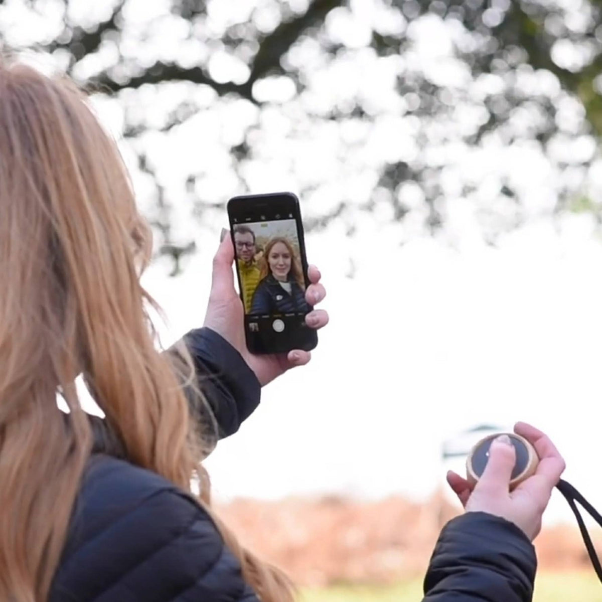 Tumbler Selfie Speaker: Walnut