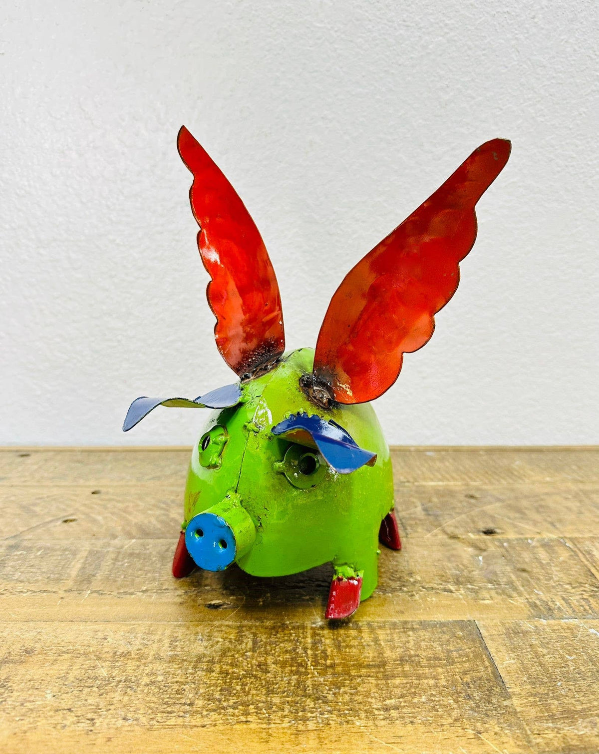 Pig with Wings, Metal Yard Decor