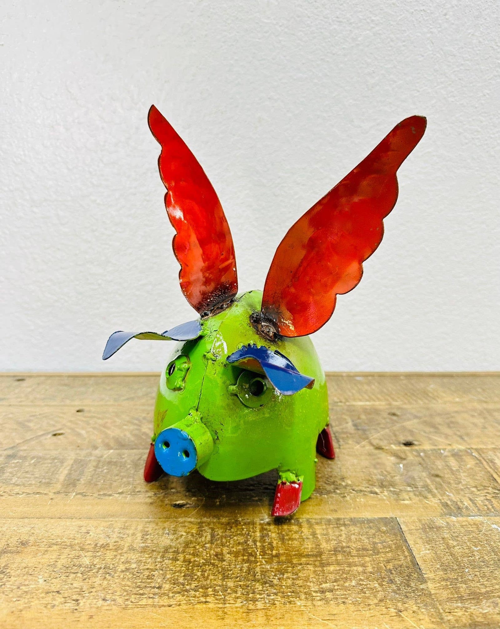 Pig with Wings, Metal Yard Decor