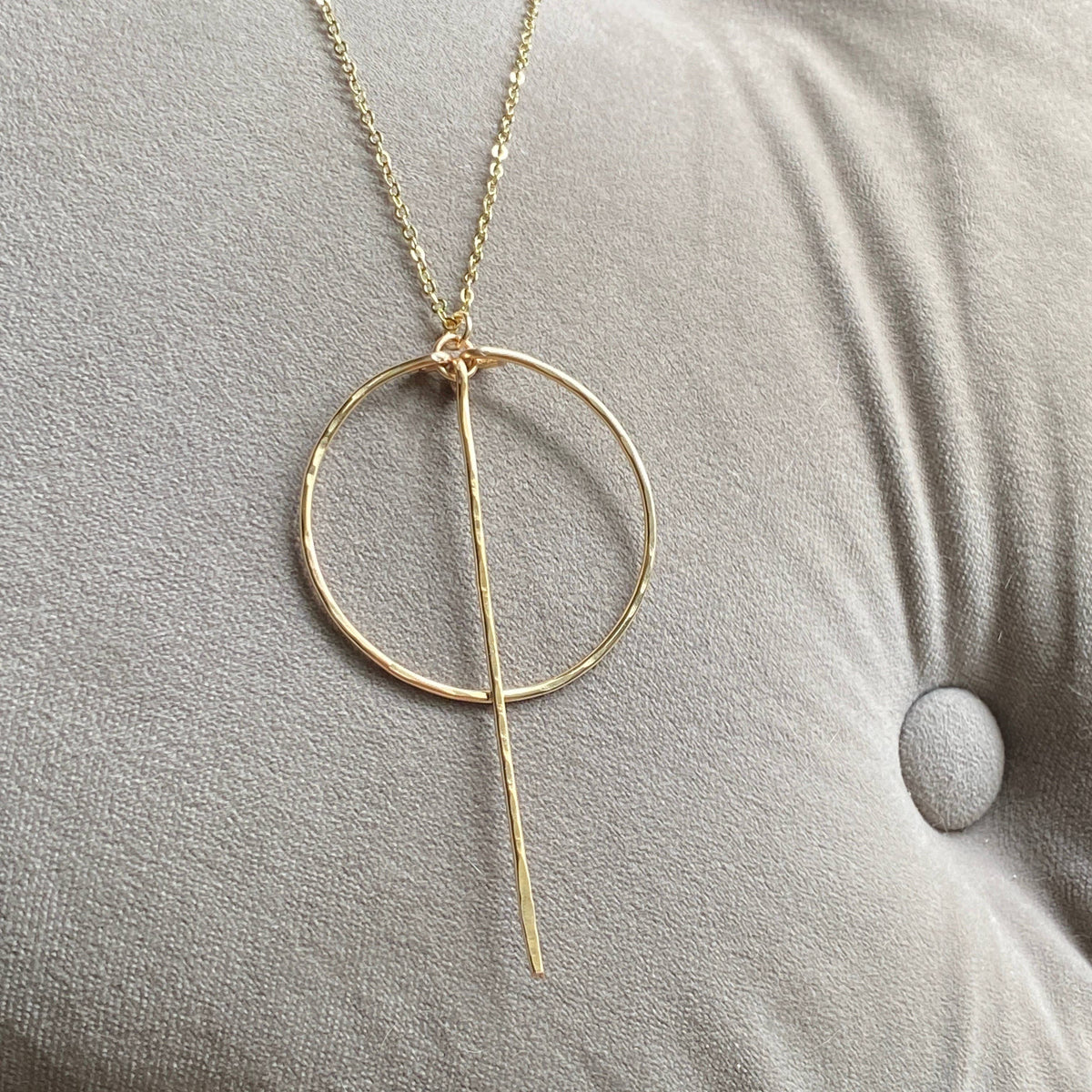 Gold - Hoop Necklace Bar Hammered Metal Handmade: Gold Metal
