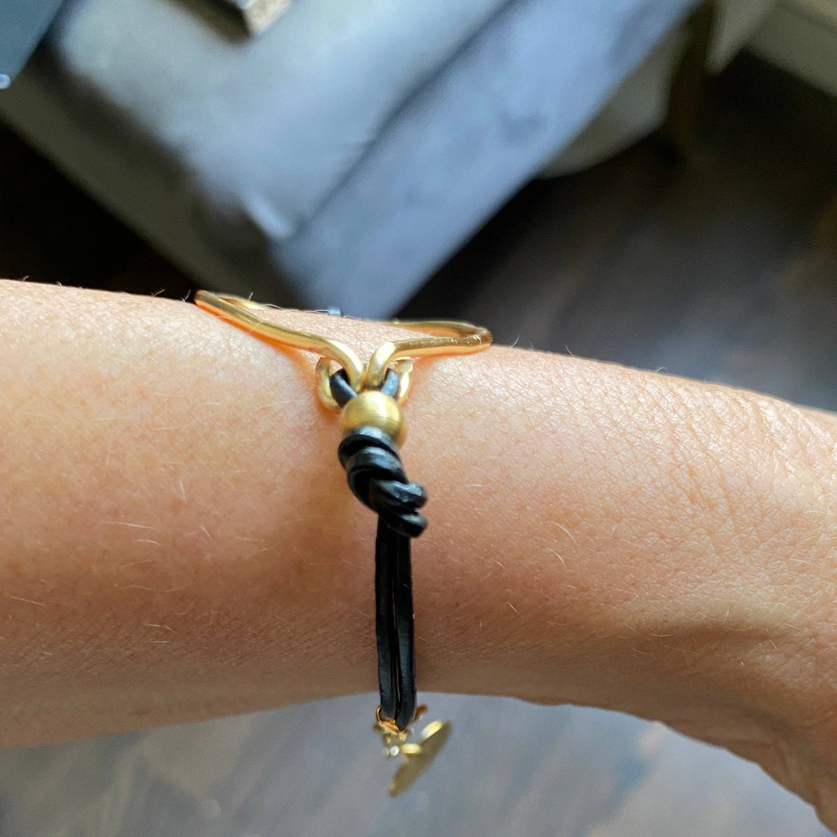 Hammered Organic Gold Connector Leather Bracelet: Gold