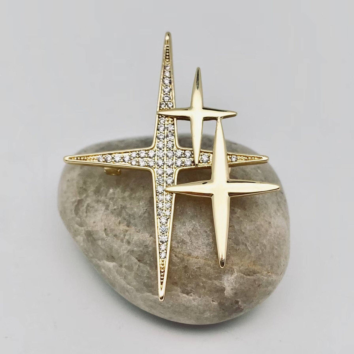 Micro-inlaid Cubic Zirconia Star Brooch
