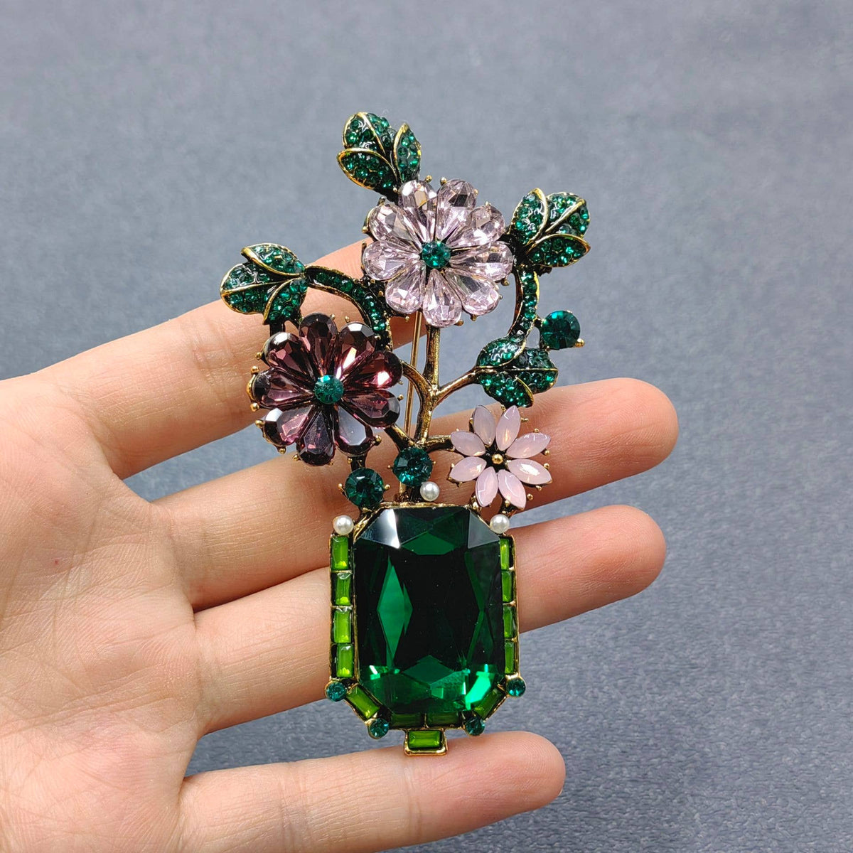 Inlaid Glass &amp; Rhinestone Flower Shape Vintage Brooch