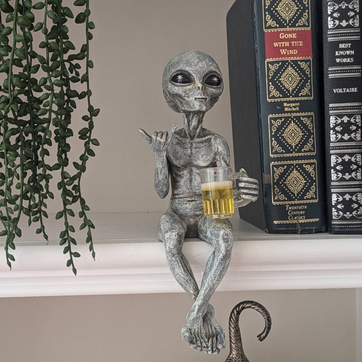 Party Alien Shelf Sitter Male Drinking Beer 10" Figurine