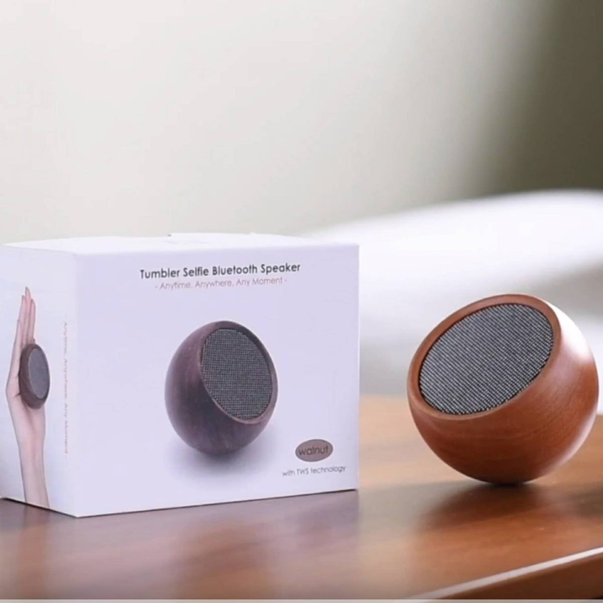 Tumbler Selfie Speaker: Walnut